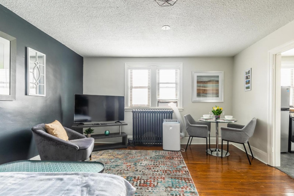 Upscale Studio - Boutique Apartment - PRIME Walk Location! Main image